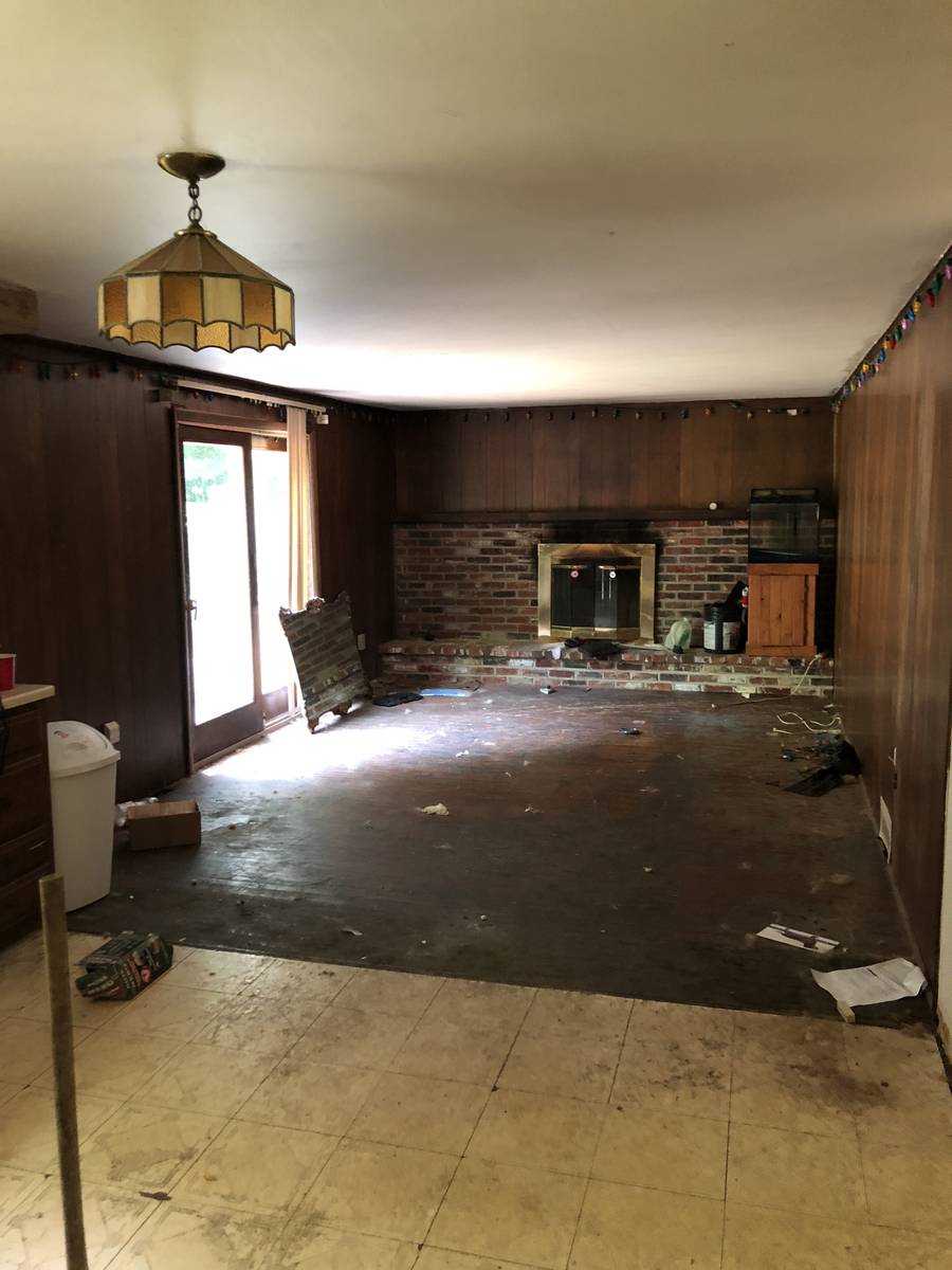 Kitchen before renovation