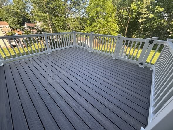 Trex deck in Rocky Harbor with white railings